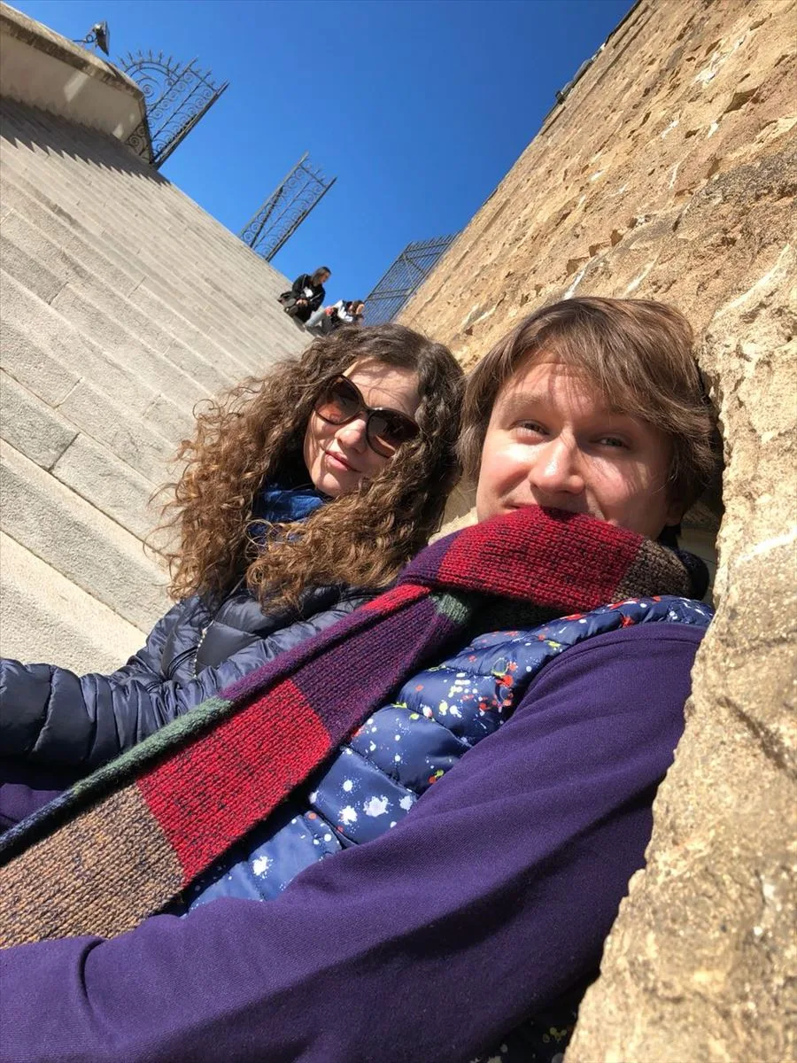 Two girls taking a selfie in Barcelona