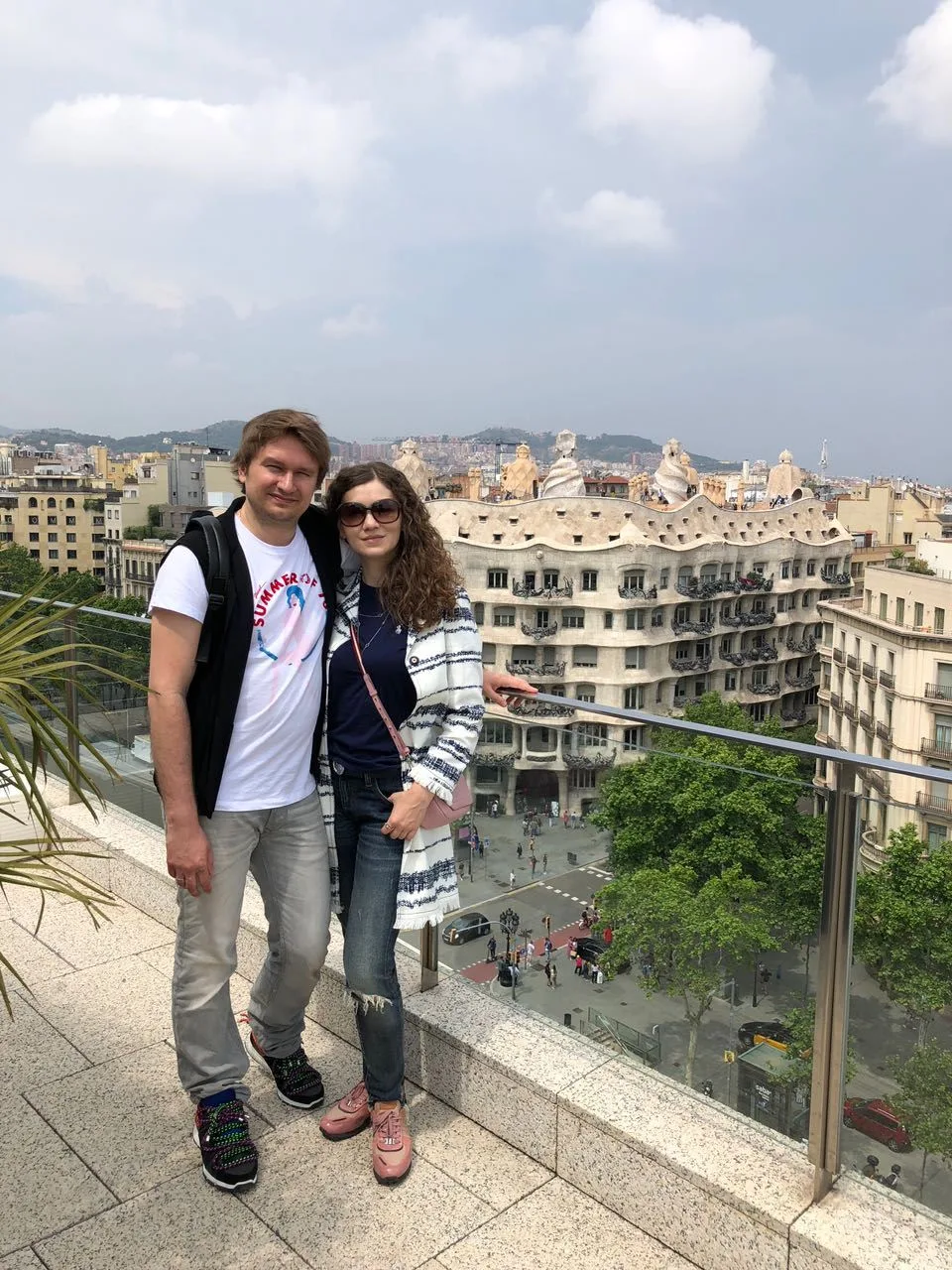 Tourists by the San Sebastián waterfront