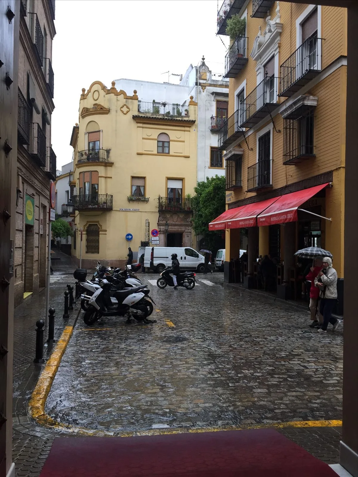 Narrow street in Santa Cruz district