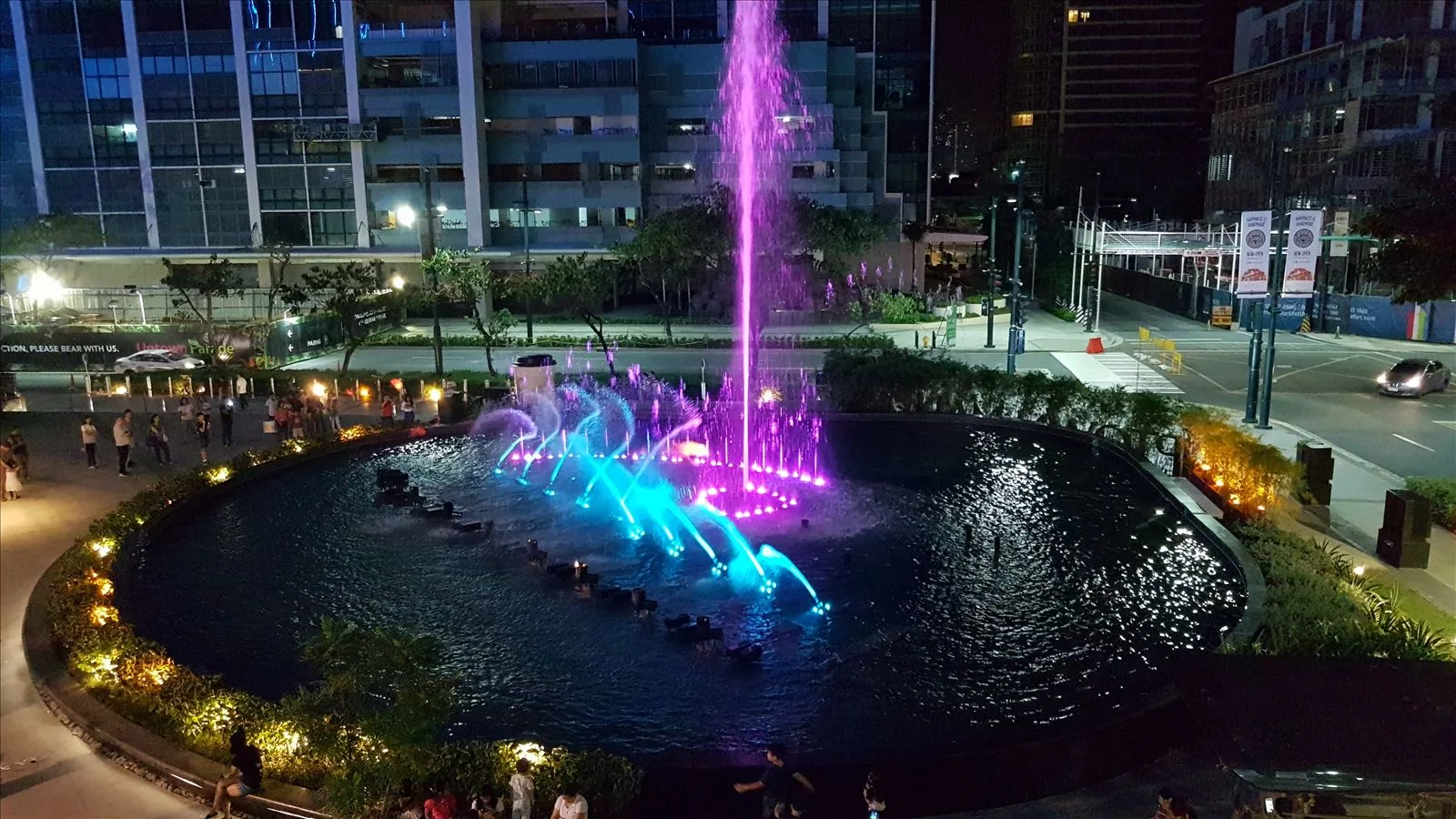 Glowing fountain in Manila at night