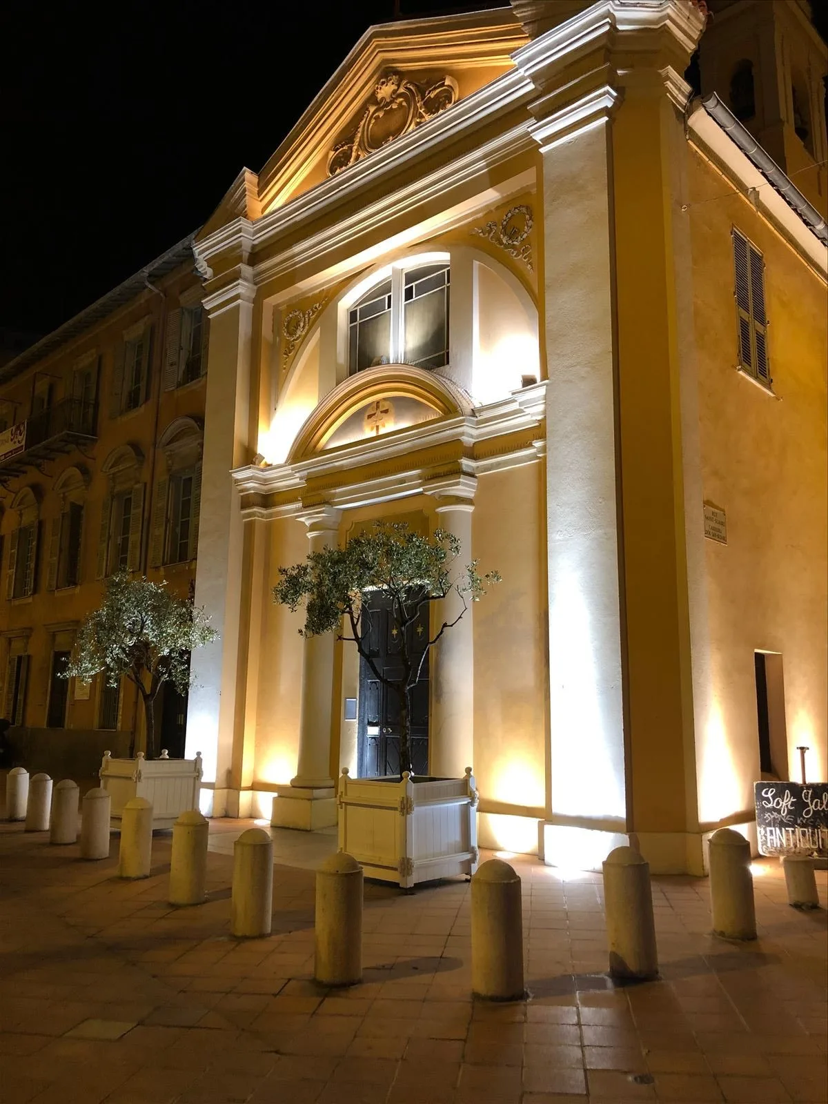 Negresco Hotel - facade and dome