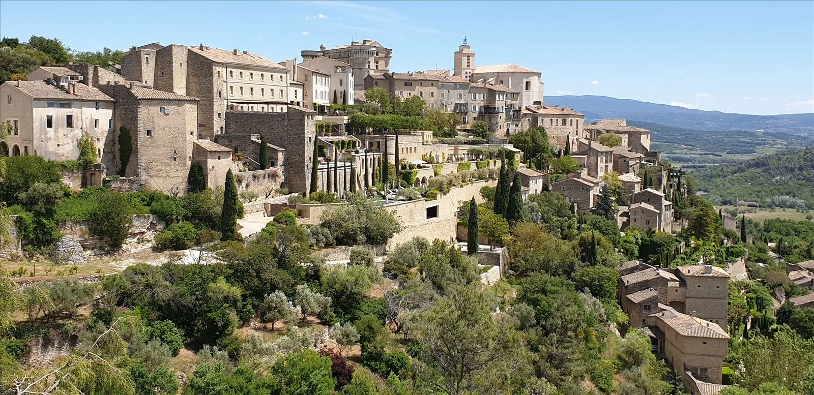 Gordes village on a cliff, Provence
