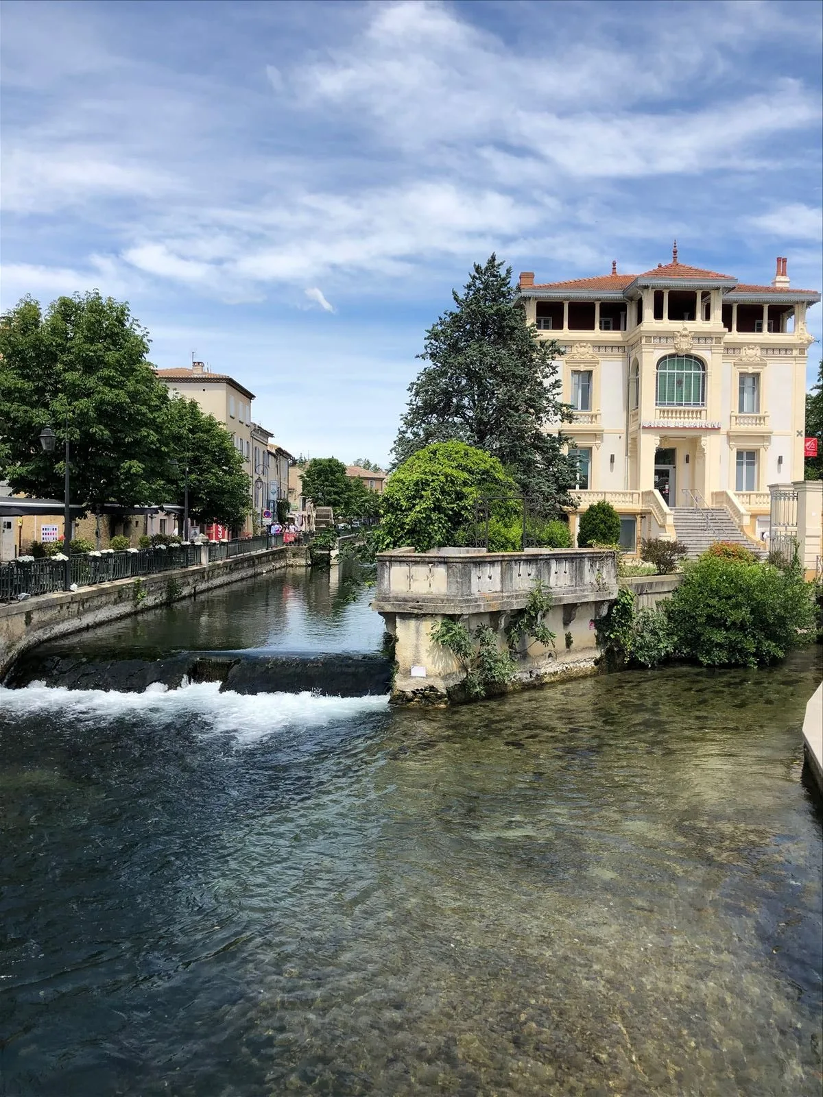 Fontaine-de-Vaucluse — source of the Sorgue river