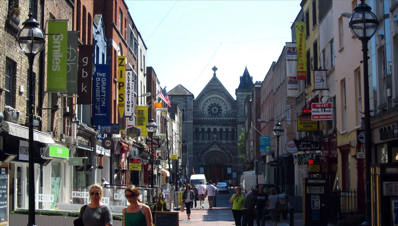 Temple Bar street in Dublin during the day