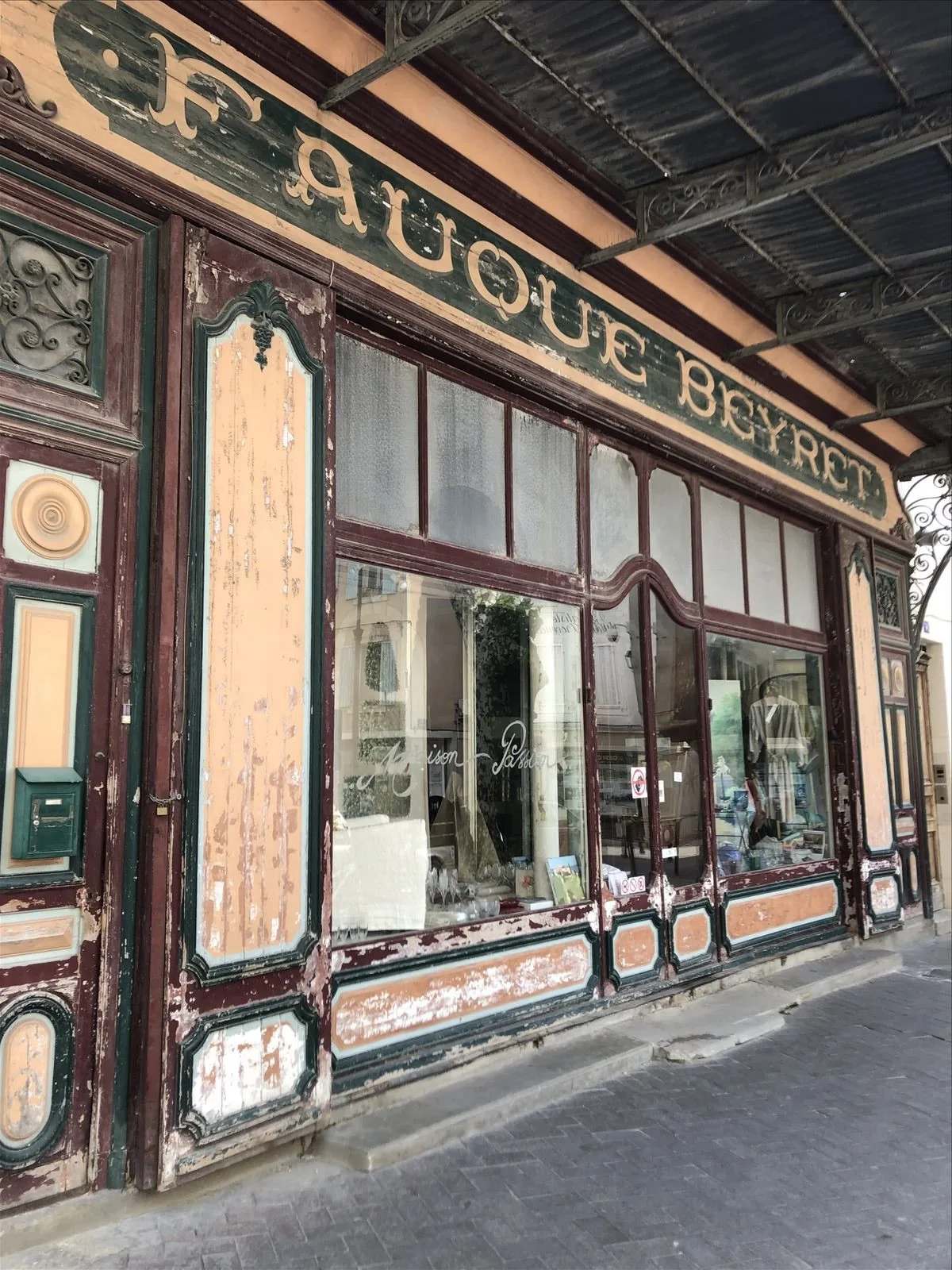 Antique shop in L'Isle-sur-la-Sorgue