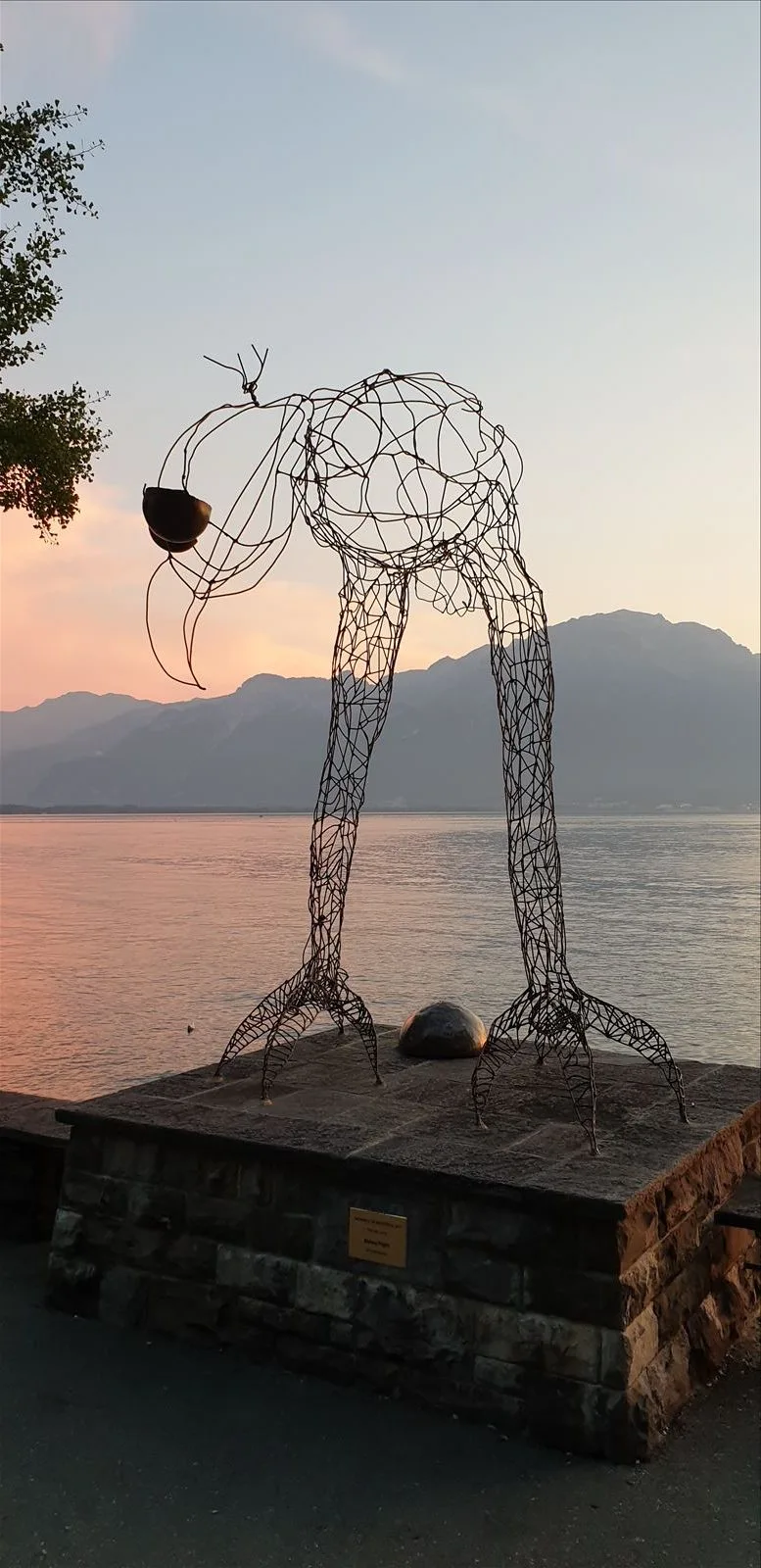 Wire sculpture by the lake