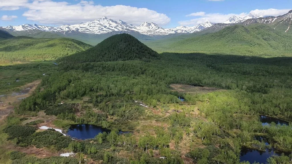 Вулкан на Камчатке, вид с самолёта