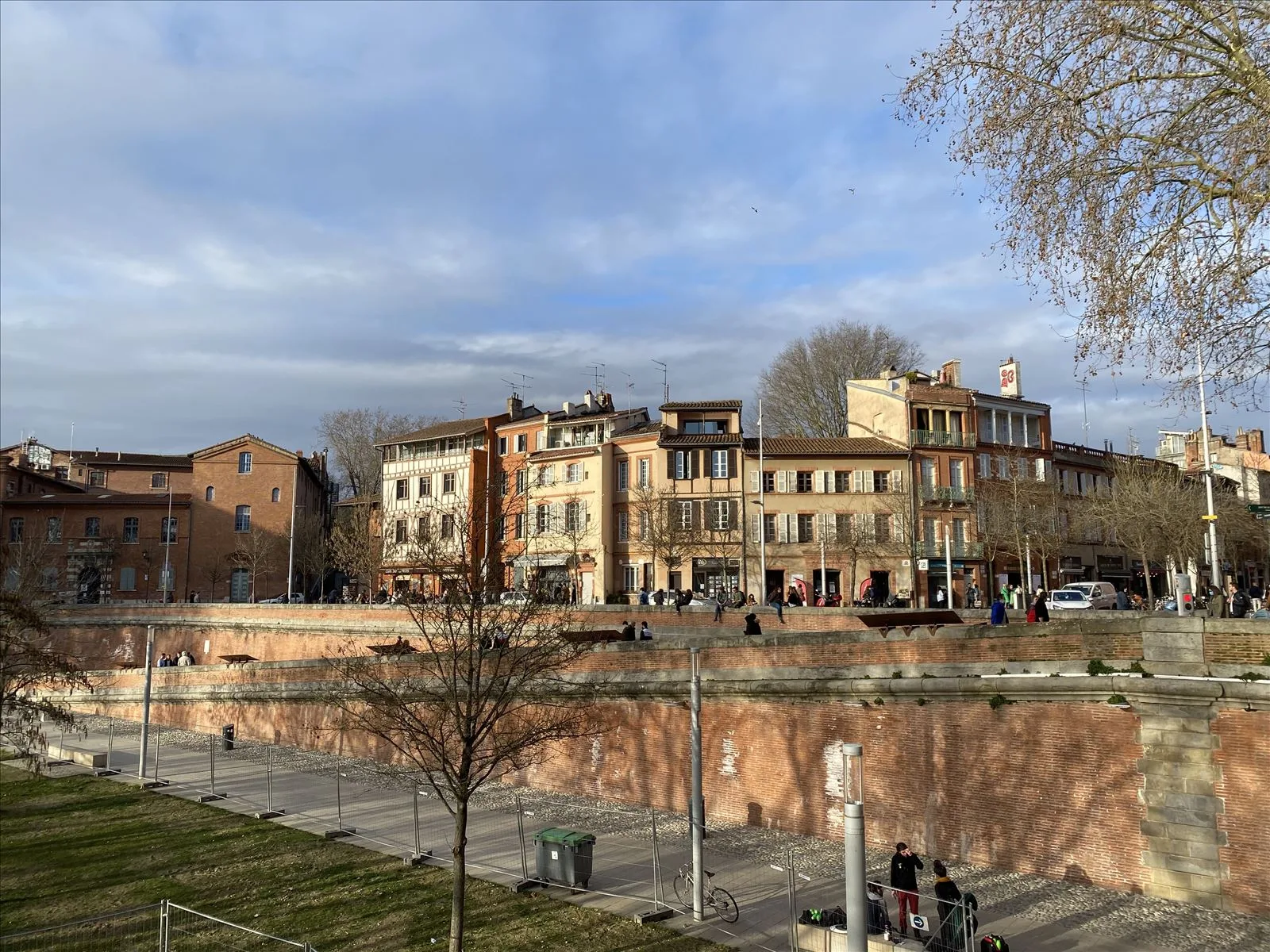 Garonne promenade with bridge view