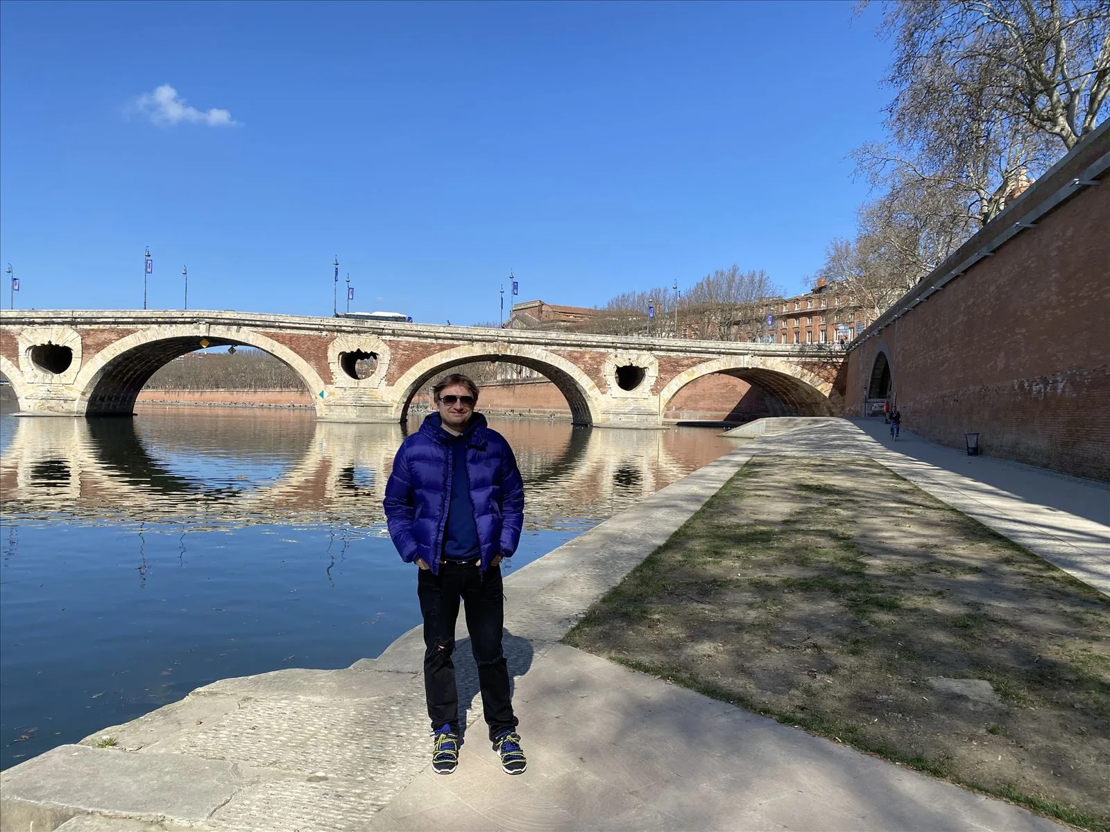 Pont Neuf — man against the bridge backdrop