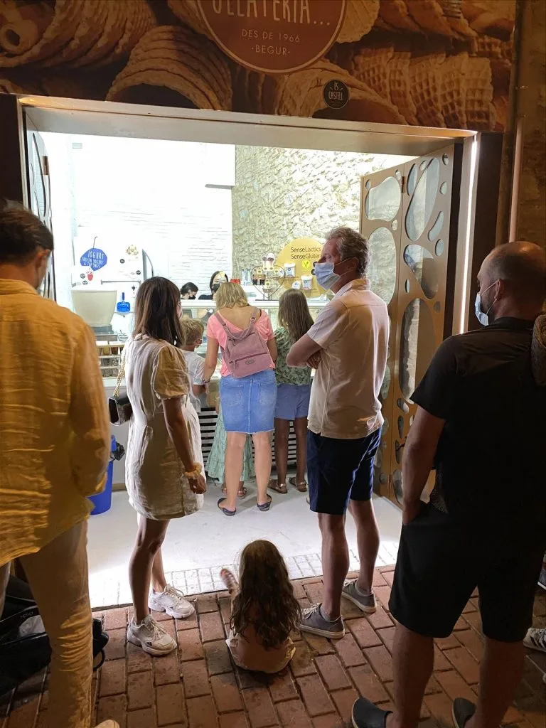 Exhibition visitors in Begur gallery