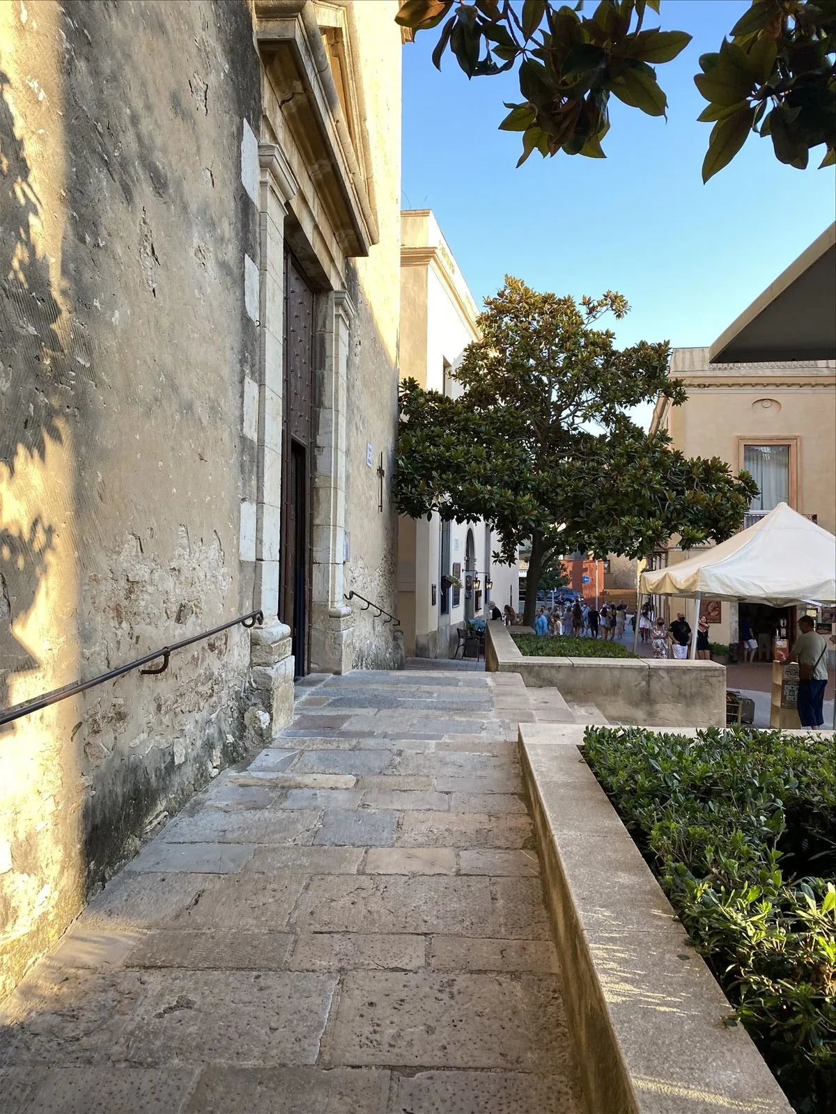 Stone alley with arch in Begur