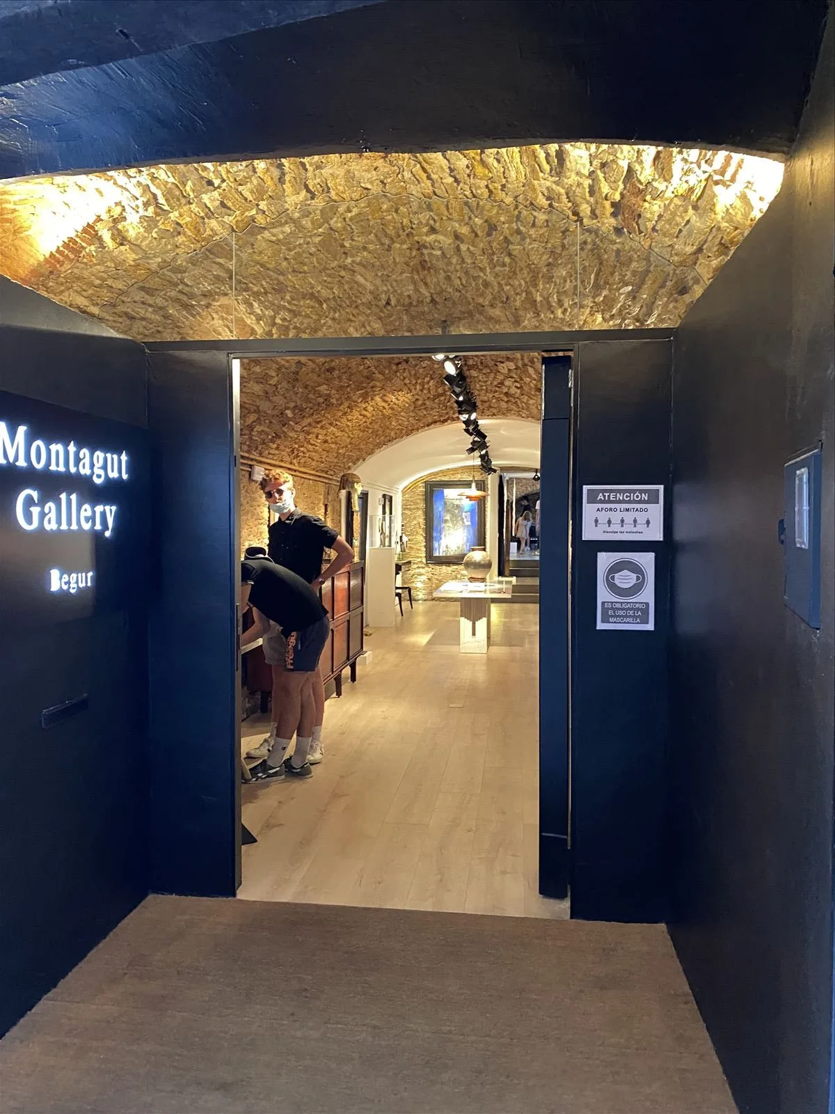 Art gallery in the old town of Begur