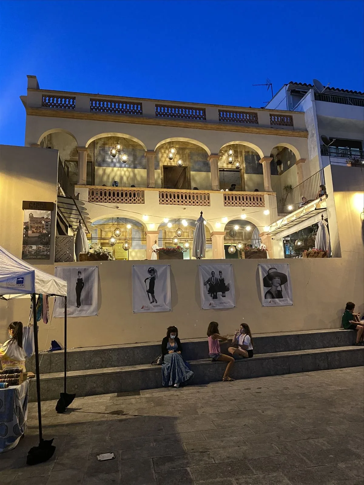 Restaurant under the arcades in Begur at night