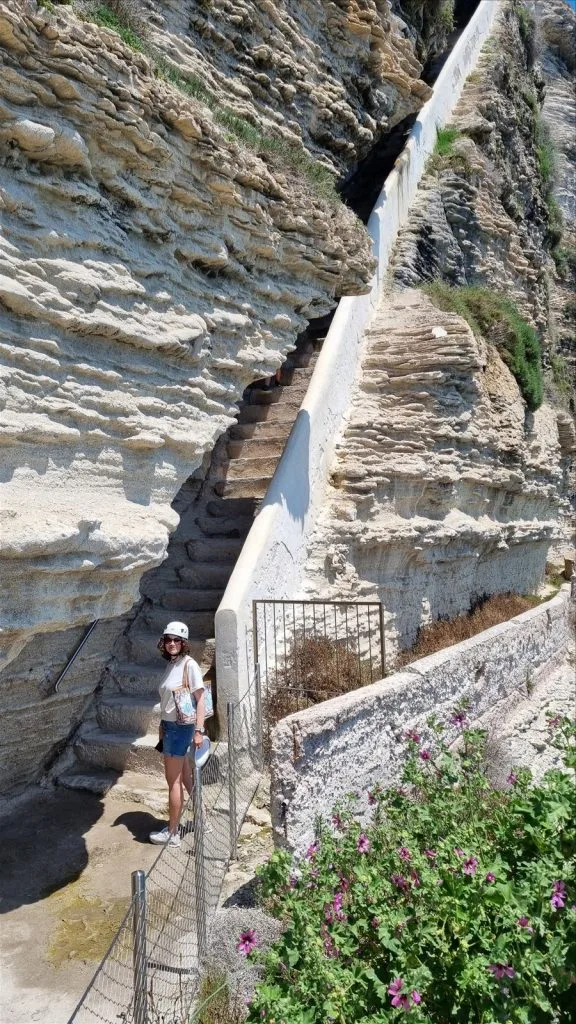 Ступени в скале, лестница Арагона