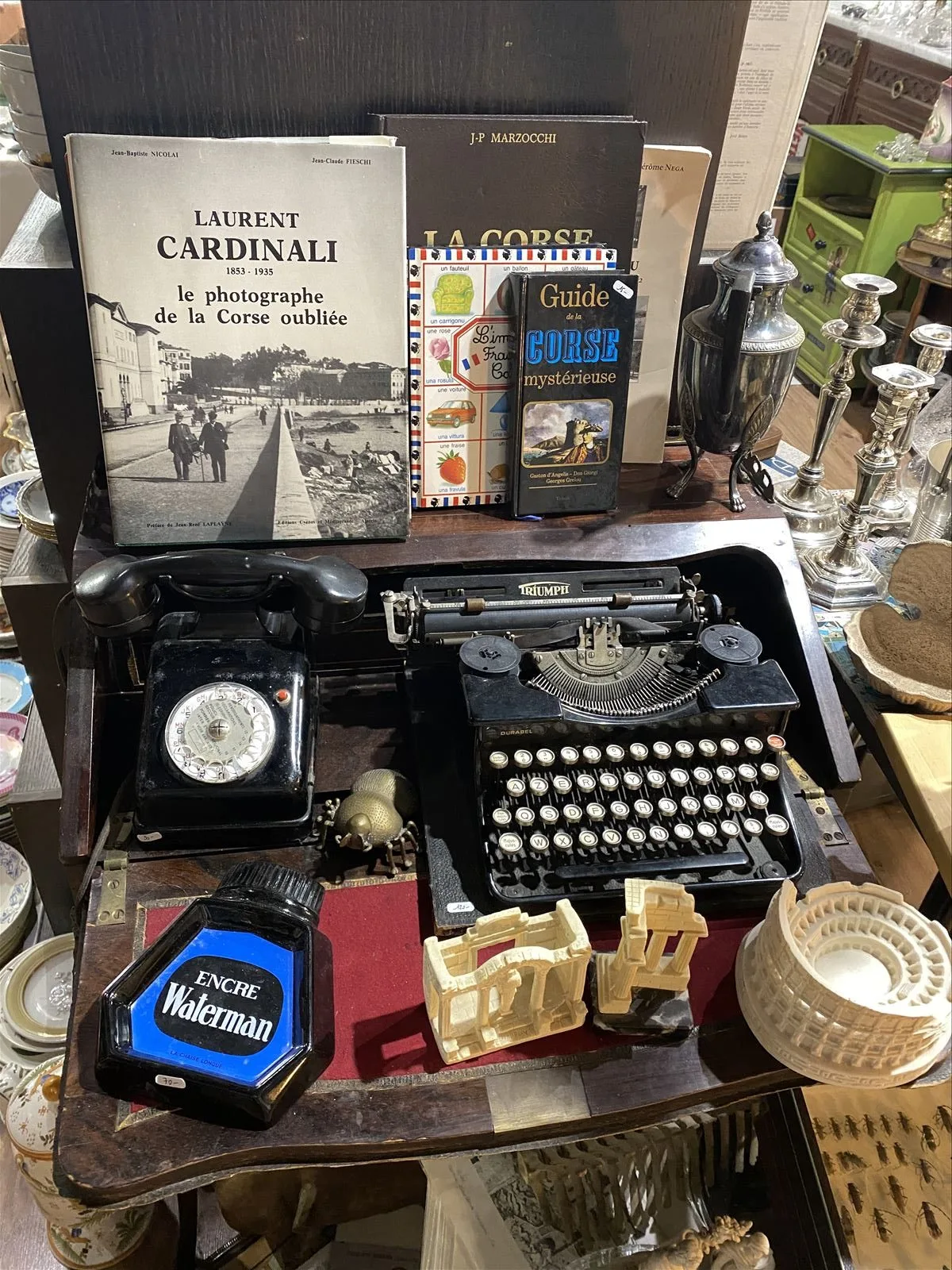 Ancient typewriter in a souvenir shop