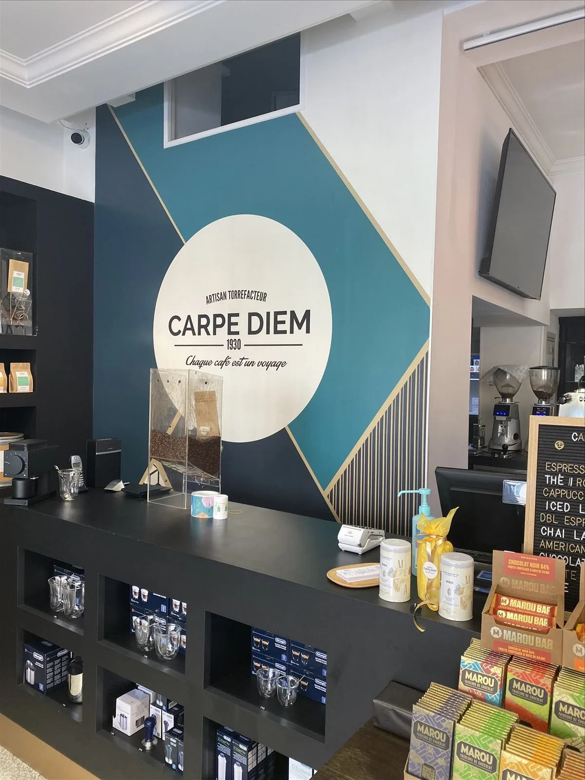 Carpe Diem café with outdoor tables