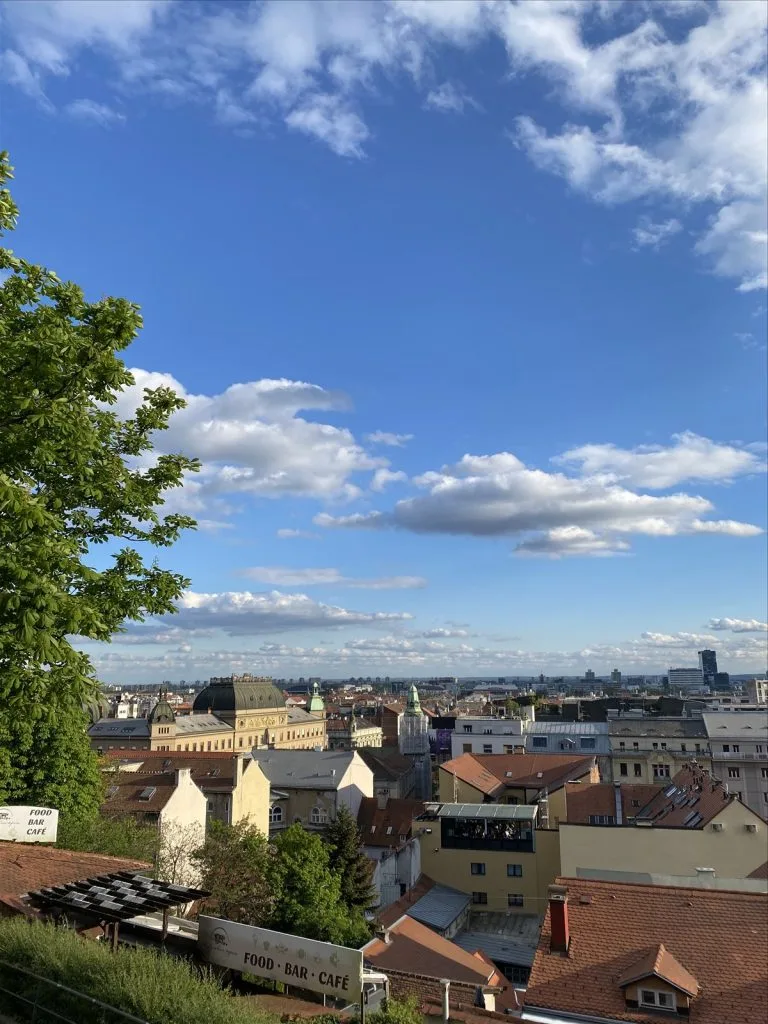 Панорама Загреба с холма