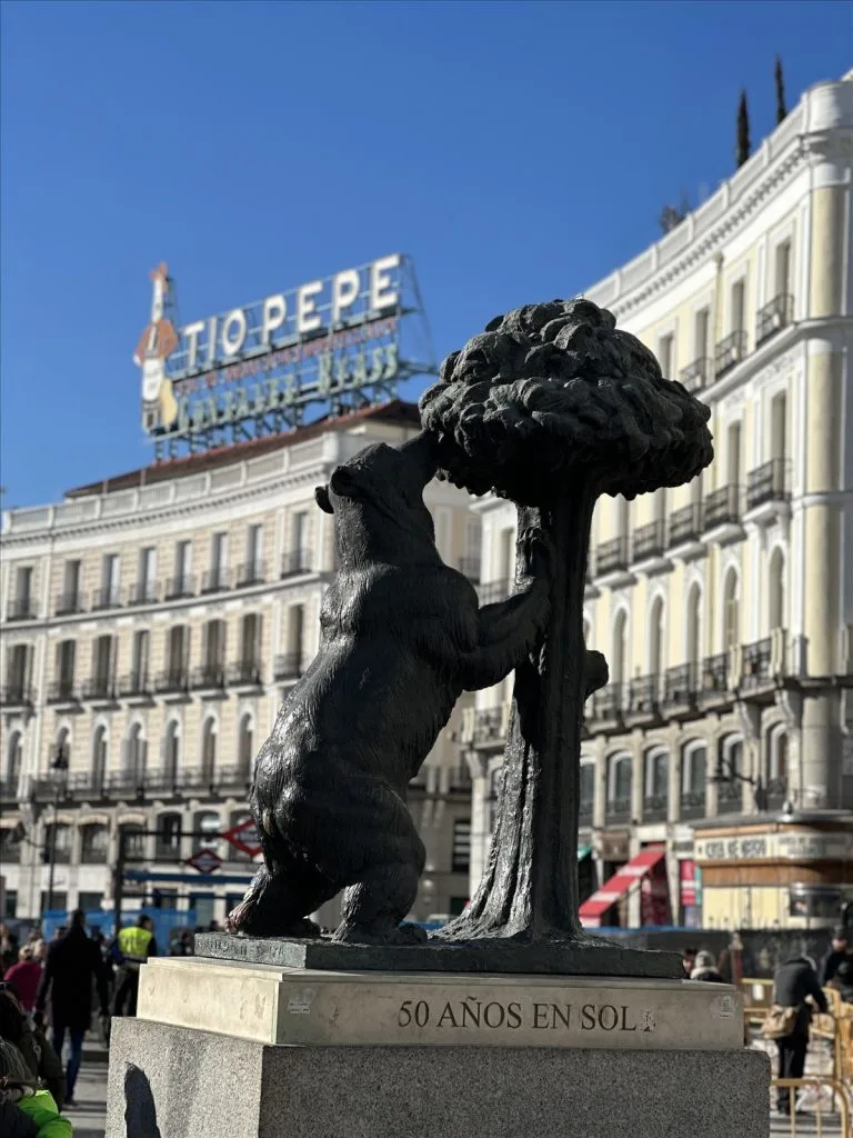 Bear and strawberry tree statue, Madrid