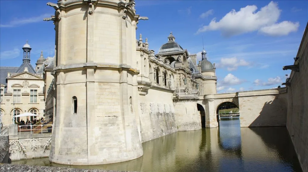 Painting gallery in Chantilly castle