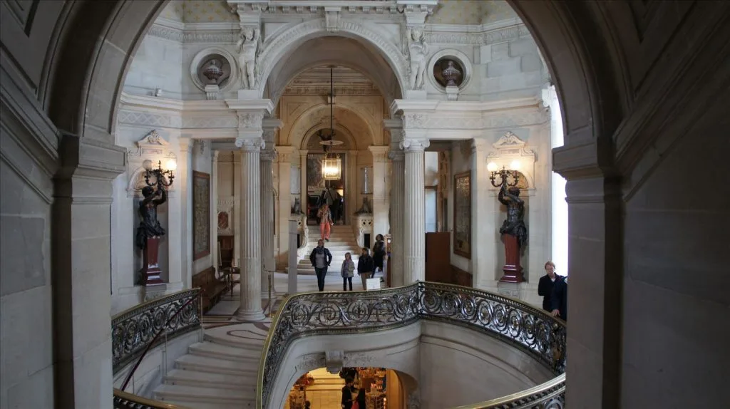 Hall with the Conde Museum collection
