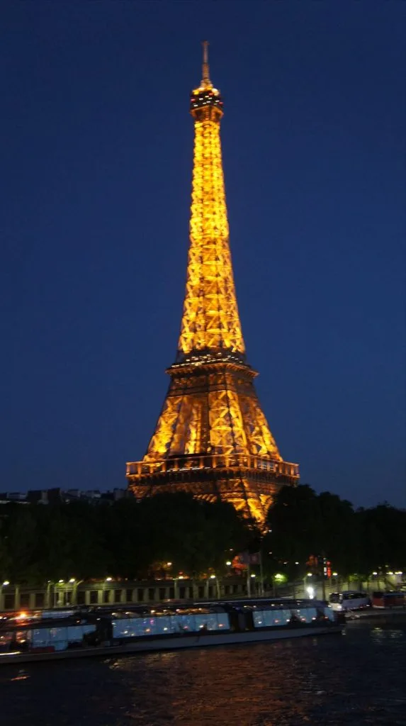 Moulin Rouge at night