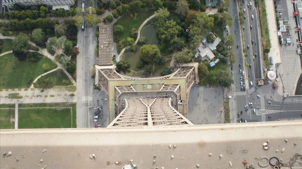Lace metal structure of a tower