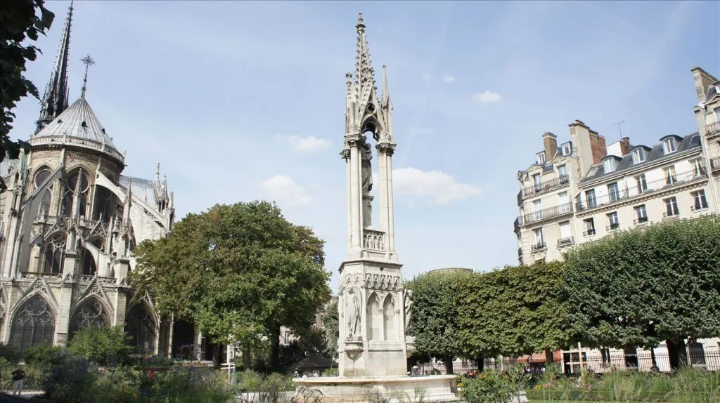 Notre-Dame: gargoyles and cathedral towers