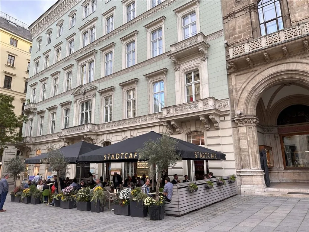 Street café Stadtcafe in downtown Vienna
