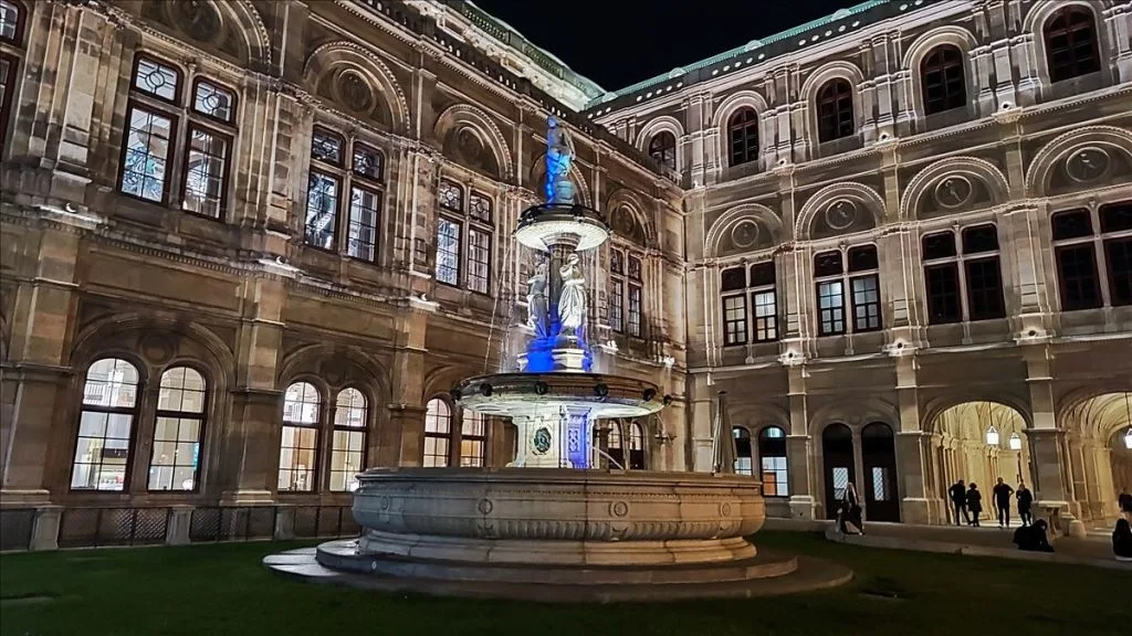 Opernbrunnen fountain at the Vienna Opera