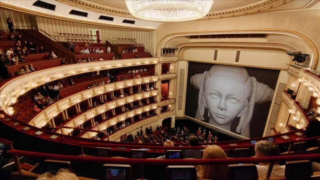Auditorium of the Vienna Opera with sculpture